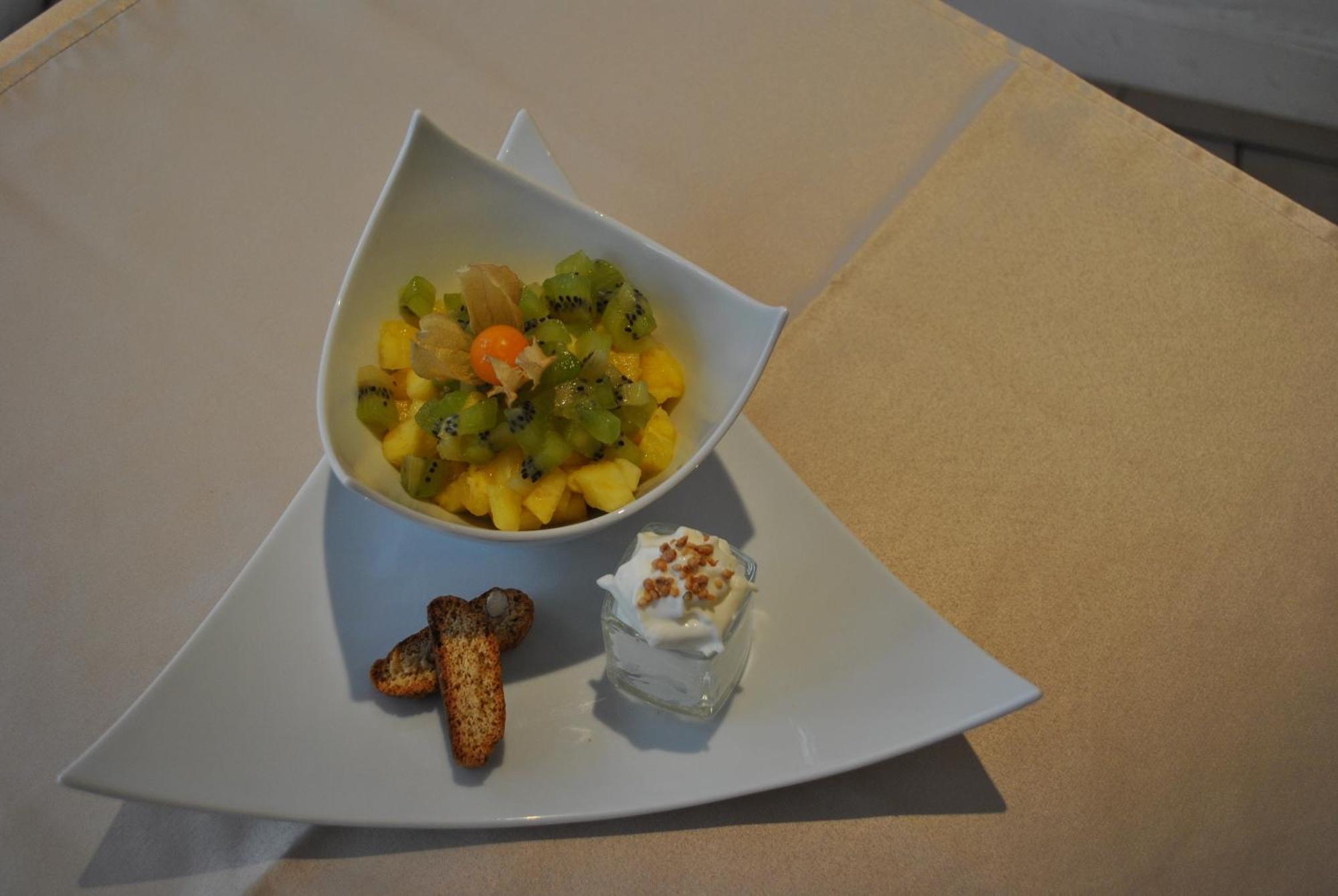 Hotel Restaurant Le Provencal ル・グロー・デュ・ロワ エクステリア 写真